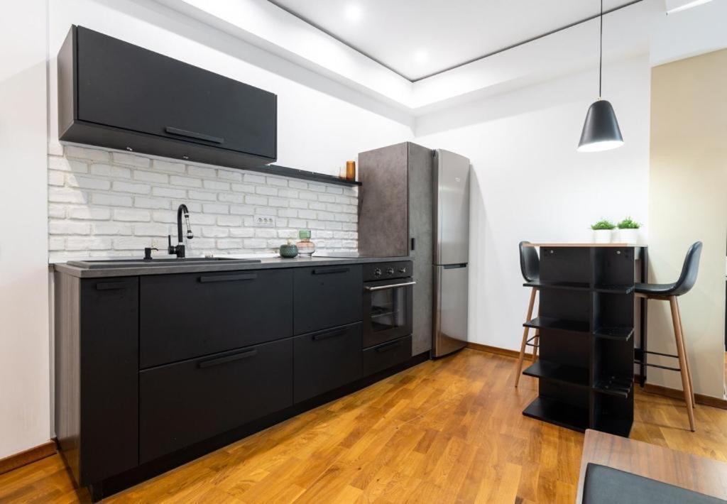 Wonderful Victorie Apartment Бухарест Экстерьер фото